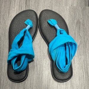 Sanuk yoga mat sandals